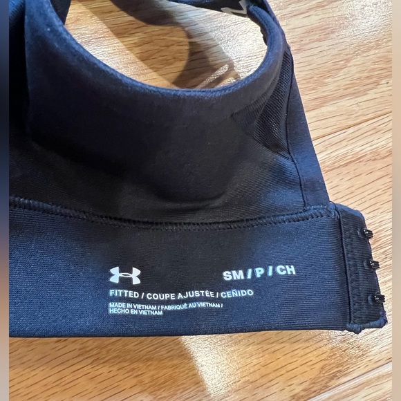 Under Armour Sports Bra Size SMALL 🖤 - Picture 2 of 11